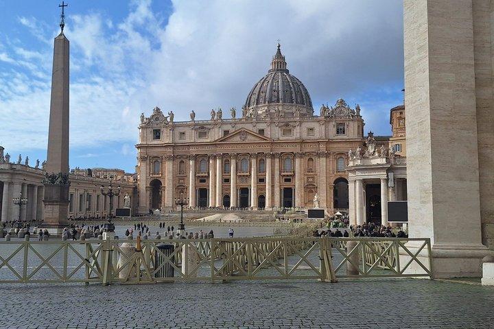 Papal Audience with Host