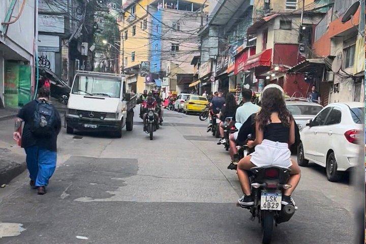 Caminhada no Morro Dois Irmãos com Guia Local