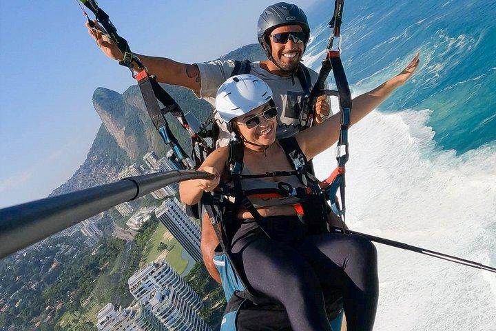 Paragliding flight in Rio de Janeiro