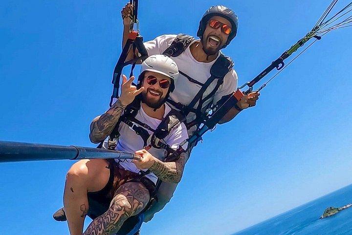 Paragliding flight in Rio de Janeiro