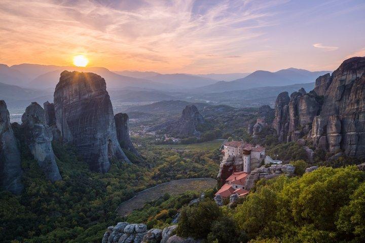 Meteora Full Day Private Tour from Athens including Lunch