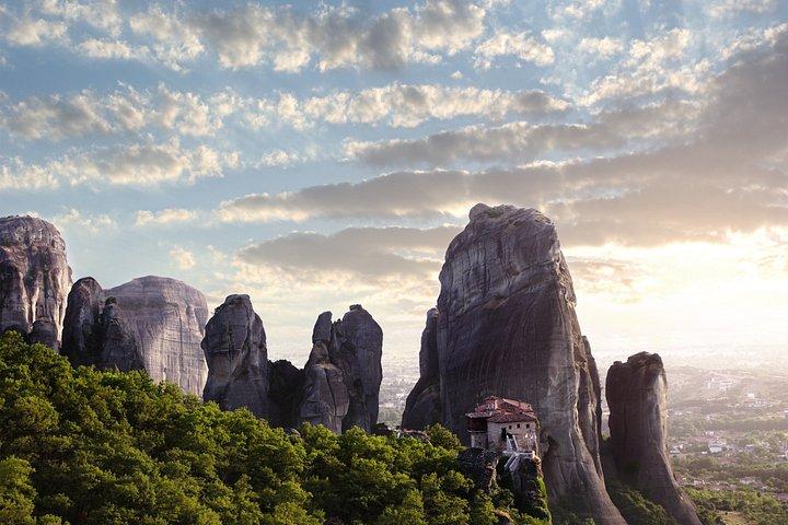 Meteora Full Day Private Tour from Athens including Lunch
