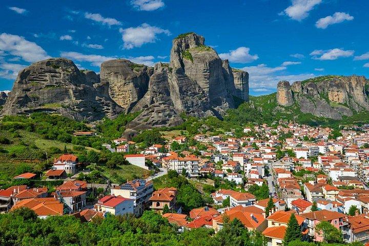 Meteora Full Day Private Tour from Athens including Lunch