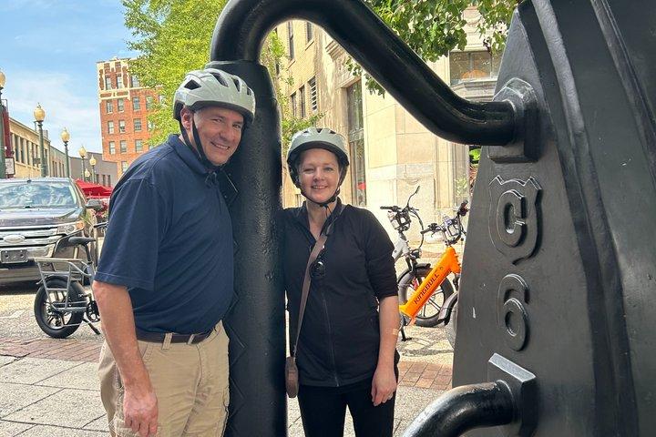 Explore Asheville em E Bike