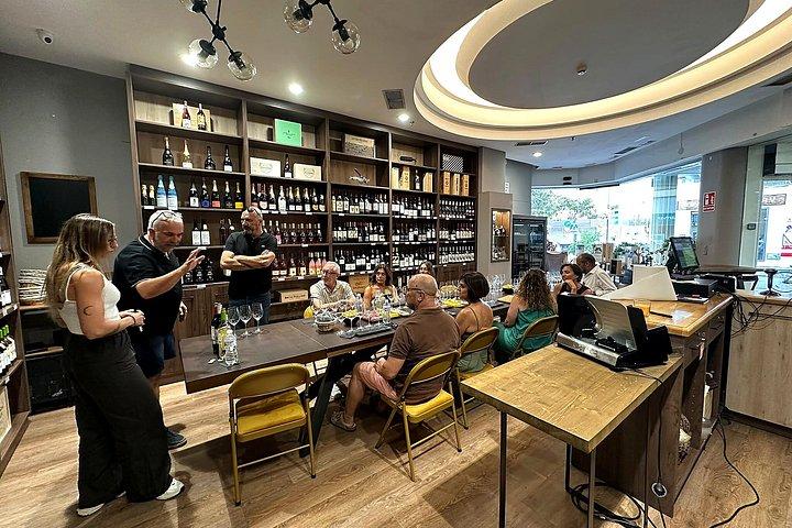 マラガ・アンダルシアワイン試飲会：5つのワインと地元料理