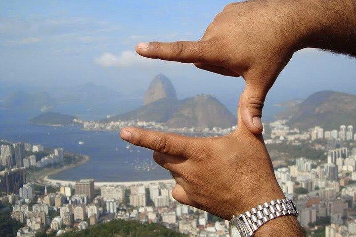 ドライバーと現地ガイドによるプライベートリオ体験