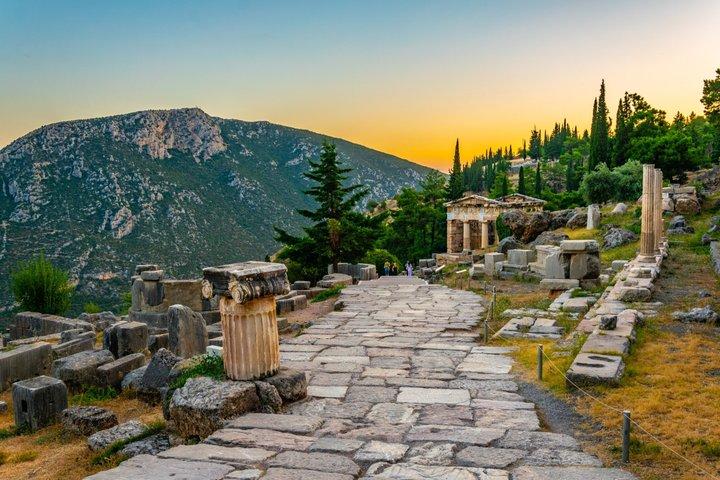 Delphi, Hosios Loukas Monastery full day private tour from Athens