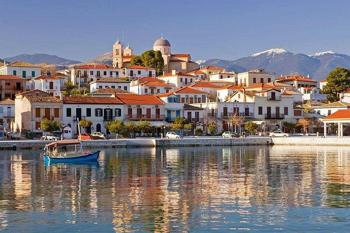 Delphi, Itea, Galaxidi full day private tour from Athens