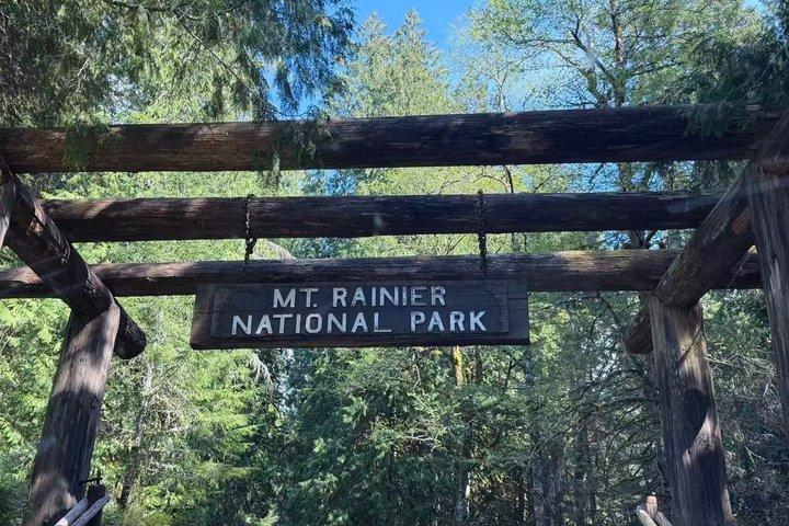 Da Seattle al Monte Rainer con Sprinter Van Shared Tour