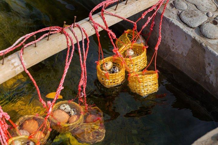 チェンマイからチェンライ：ホワイト、ブルー＆ブラック寺院日帰りツアー