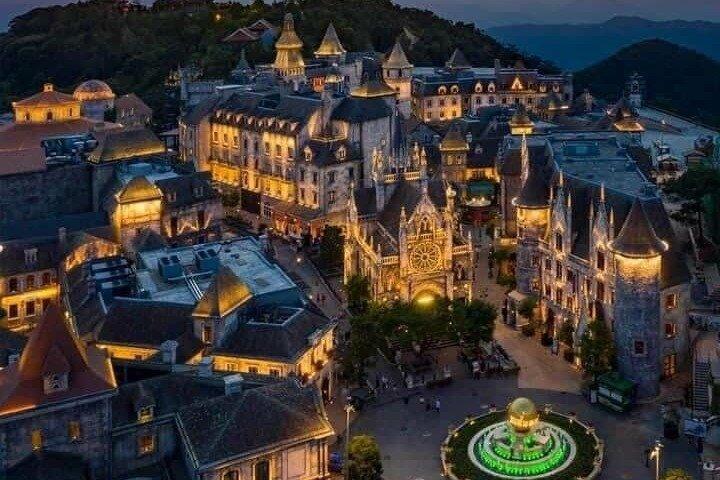 ダナンからバナヒルズとゴールデンブリッジへのプライベート日帰り旅行