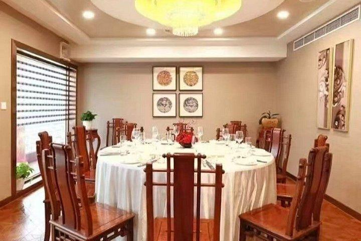 Shanghai Huangpu River Evening Cruises With Dinner