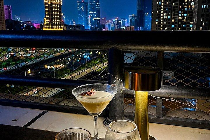 ホーチミンミシュランストリートフードとサンセットルーフトップツアー