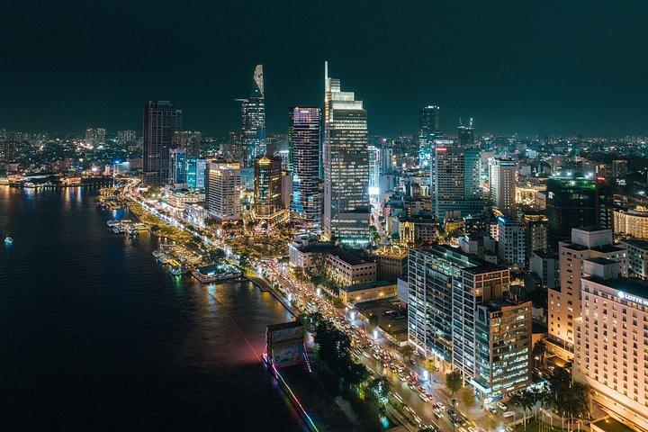 ホーチミンミシュランストリートフードとサンセットルーフトップツアー