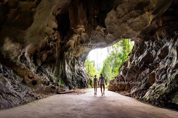 ハノイからのランハ湾と猫バ島日帰り旅行は、群衆を脱出