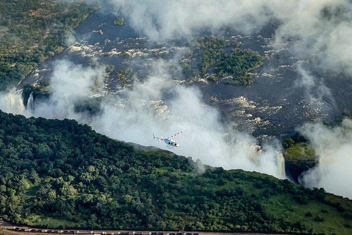 ビクトリアフォールズ上空ヘリコプター飛行体験