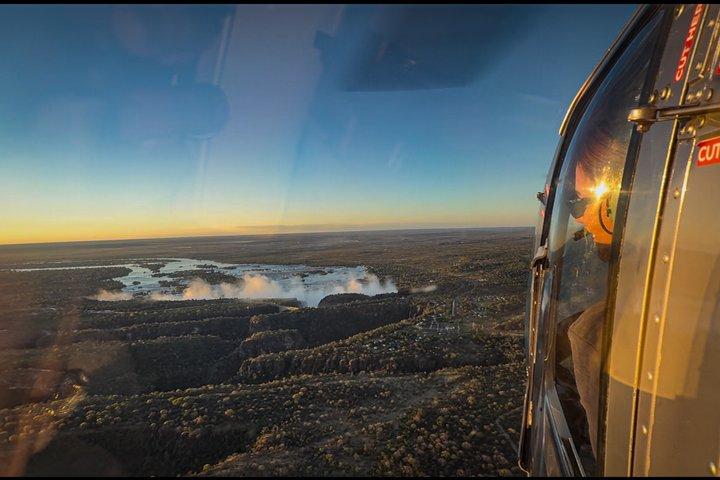 Experiencia de vuelo en helicóptero sobre Victoria Falls
