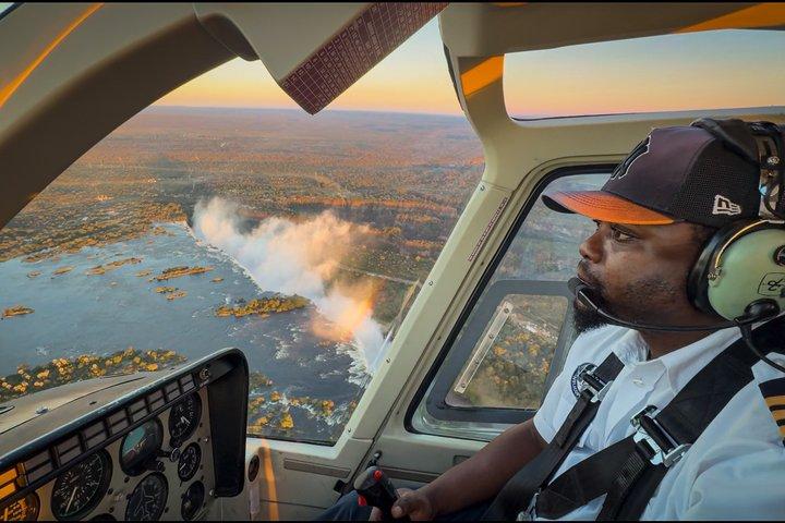 Experiencia de vuelo en helicóptero sobre Victoria Falls