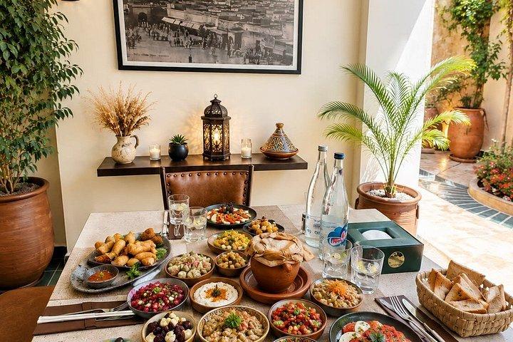 マラケシュ・ガレ・デ・ラ・メディナ1924博物館とモロッコ料理