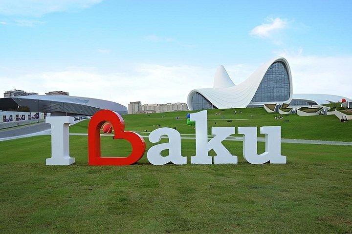 プライベートバクーハイライトツアー(現地ガイド付き)