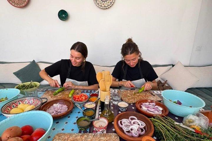 Marrakech Moroccan Cooking Class with Local Market Visit in Riad