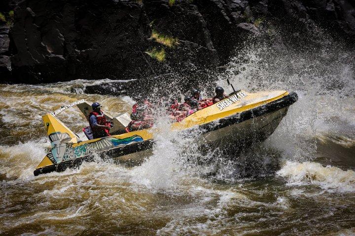 Shearwater Adventure Jet Boat Experience i Victoria Falls