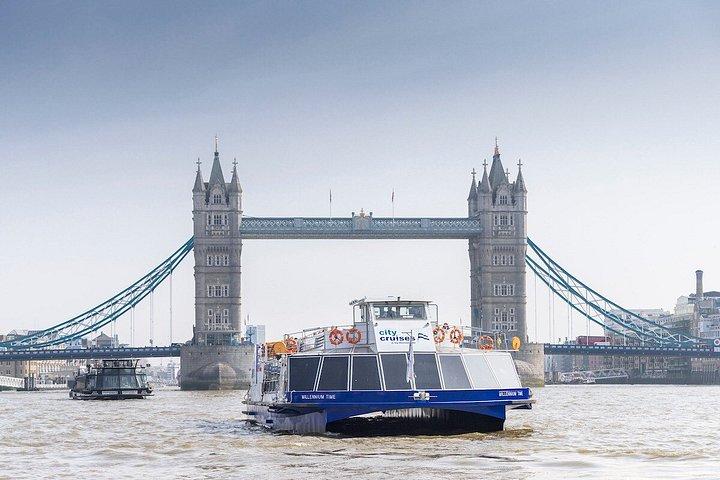 Thames River Christmas Day Sightseeing Cruise