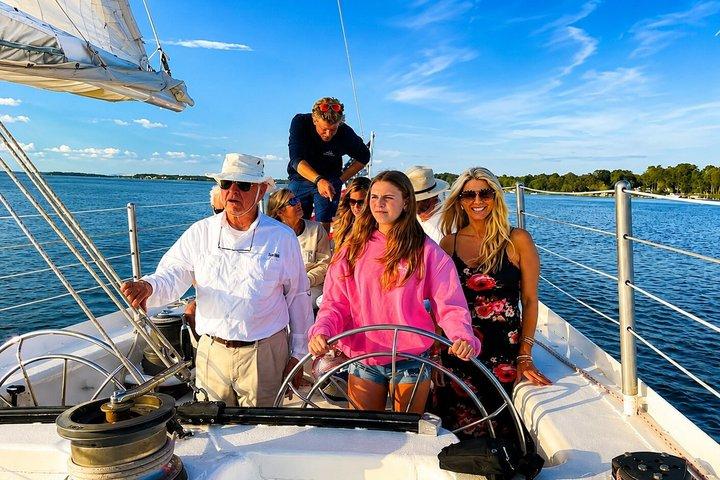Vela da tarde do iate de 12 metros da America's Cup de Hilton Head