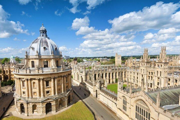 Oxford Scavenger Hunt & Highlights Self-Guided Walking Tour