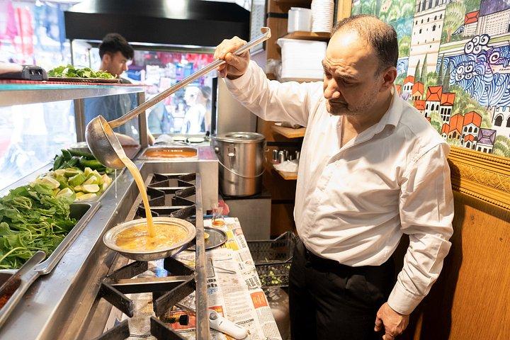 イスタンブール・アジア・サイドフードツアー•小グループ•10名+試食