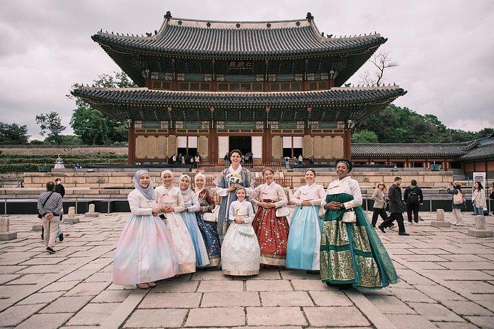 Visite historique du palais de l'UNESCO de Séoul et photos avec Hanbok en option