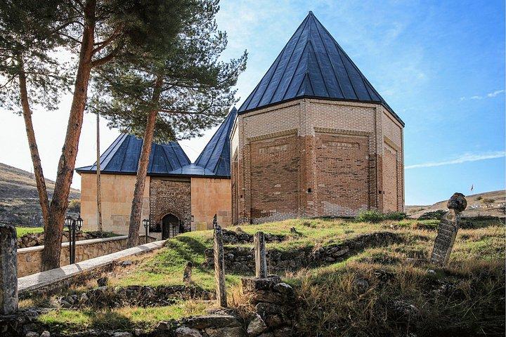 Bursa Heritage: Grand Mosque, Cumalikizik & Uludag Full Day Tour