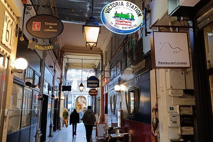 パリの秘密の地下通路とBNFオーバルルームウォーキングツアー