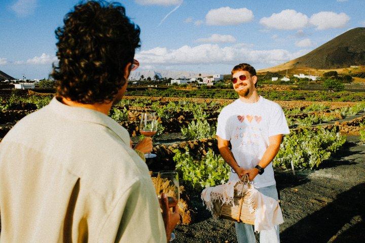 エコ火山ワイン体験をエントレ・ラティドス・ランサローテで