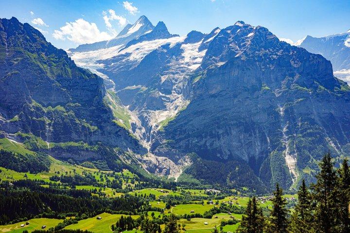 Lucerne: Grindelwald, Interlaken & Lauterbrunnen Guided Day Trip