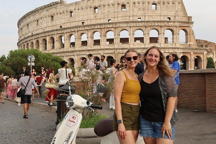 Roma Vespa Tour La Dolce Vita Experience and Photo Shoot