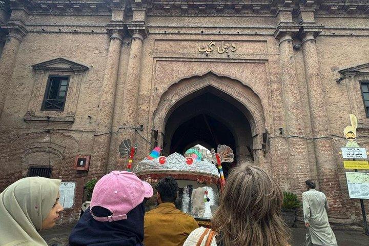 Private Tour Lahore Walled City, Fort, Badshahi Mosque and Wagha