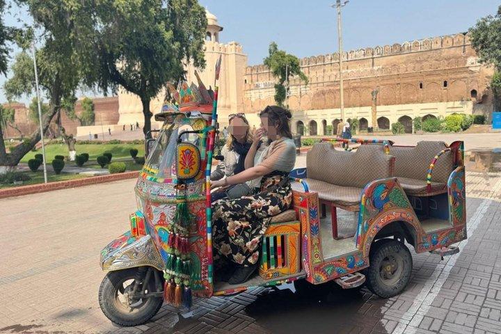 Private Tour Lahore Walled City, Fort, Badshahi Mosque and Wagha