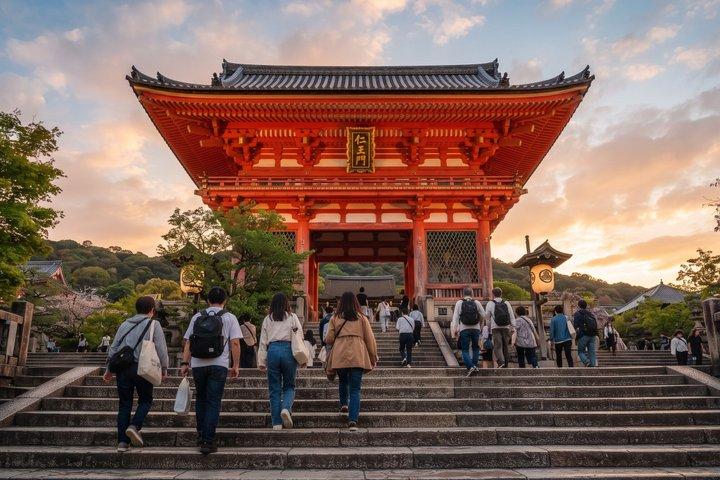 Kyoto Sunset Private Tour from Kiyomizudera to Gion