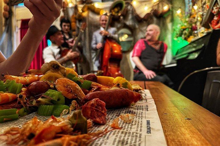 Cabaret del Pancetta di Maiale: Menù Degustazione di Maiale Cajun e Musica dal Vivo