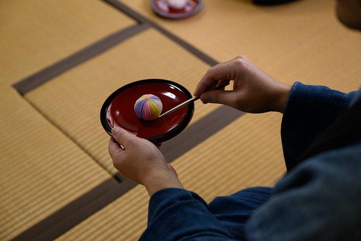 東京近郊の桜の中での僧侶とのプライベート禅瞑想と茶会