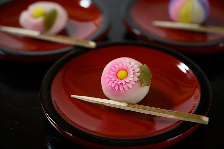 東京近郊の桜の中での僧侶とのプライベート禅瞑想と茶会