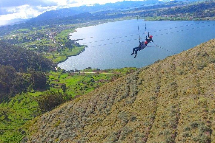 クスコでATV、フライングバイク、ジップライン、アンデス山脈でのラペリングを体験しよう