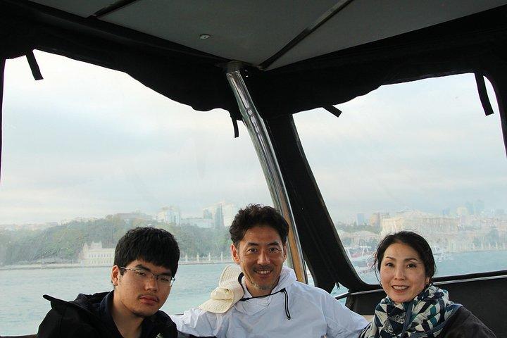 豪華ヨットで行くイスタンブール・ボスポラス・サンセットクルーズ（ワイン付）