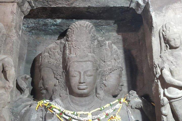 Sightseeing tour with Elephanta cave tour