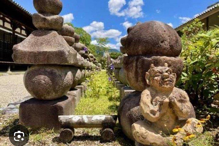 奈良物語：奈良町散策とプレミアムすき焼きディナー。