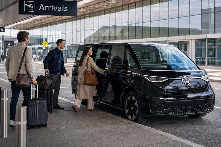 クルーズターミナルとホテルズシティハイライトへのYVR空港送迎