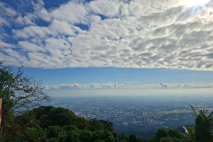 究極のチェンマイの聖地-プライベート5-寺院半日ツアー