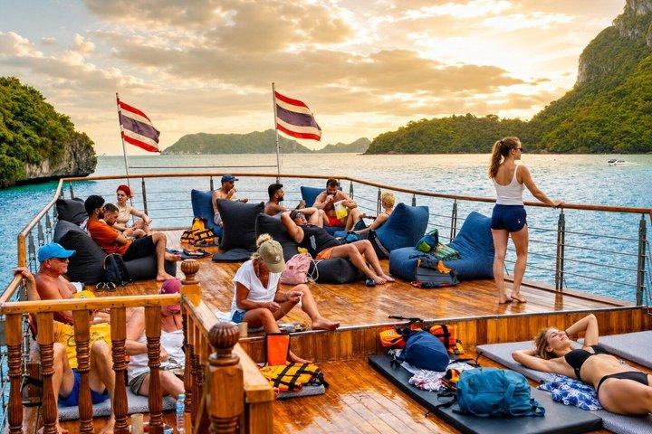 Excursão ao Parque Nacional Marinho Ang Thong em um barco de Koh Samui