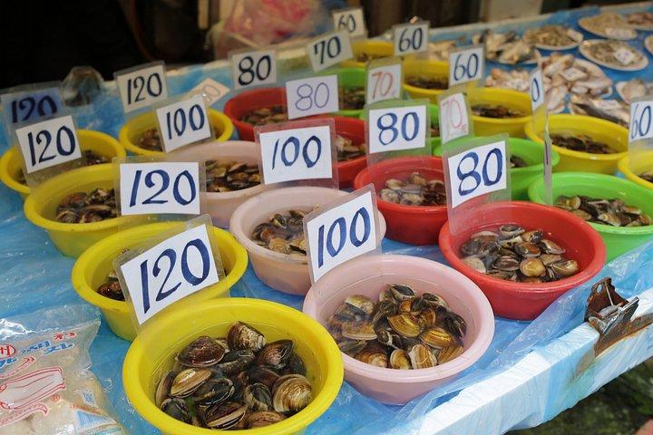 Traditional Market Cooking Class in Taipei